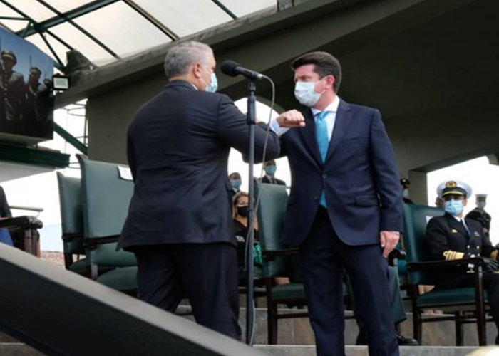 Cómo se sostiene Molano, mindefensa