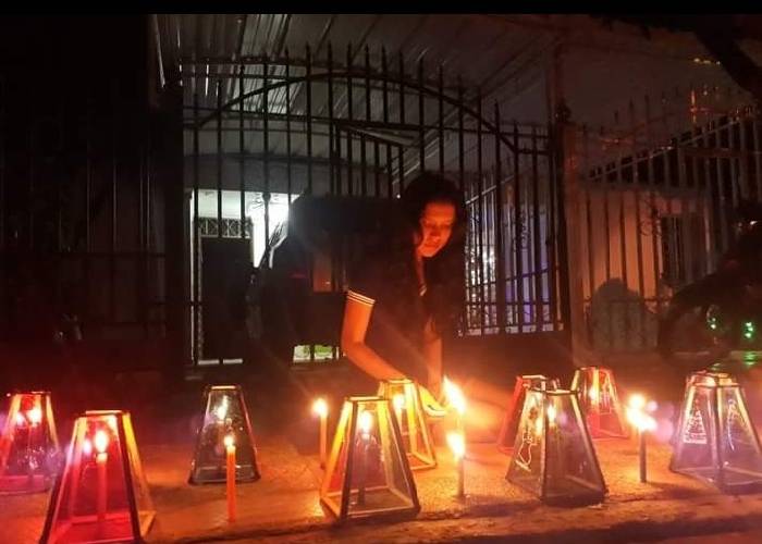 Adolfo Echeverría, el cantautor que prende las fiestas en diciembre