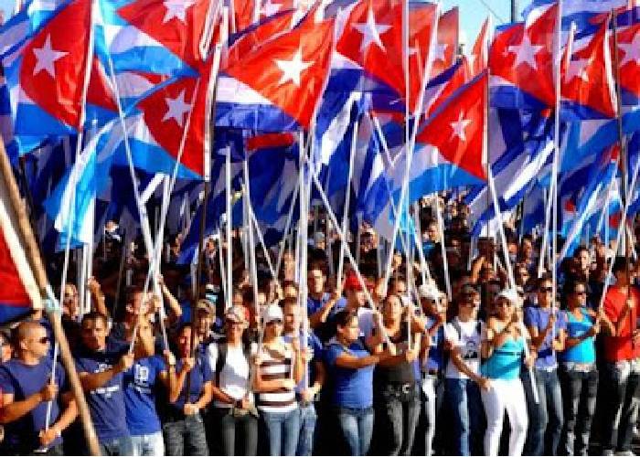 Contra Cuba ladran muchos medios lacayos