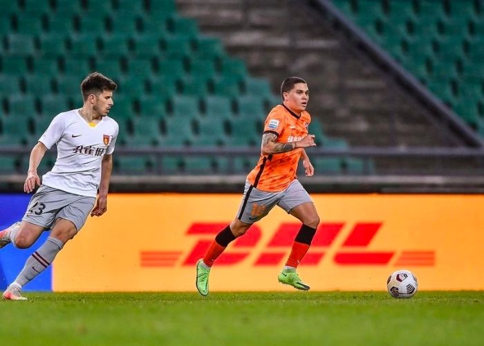 Irse a jugar a China: el peor error que cometió Juanfer Quintero