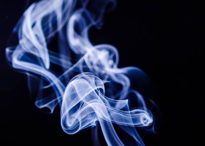 Humo blanco para el cónclave del centro camino a la presidencia