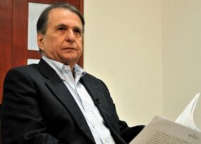 Alberto Santofimio saca provecho de su libertad condicional y regresa a la política