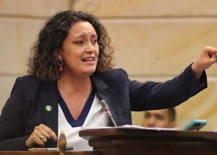 Angélica Lozano no vuelve al Congreso, espera ser fórmula vicepresidencial