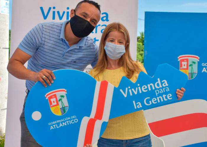 Gobernadora entregó en Sabanalarga las primeras 100 casas subsidiadas por 'Vivienda para la gente'