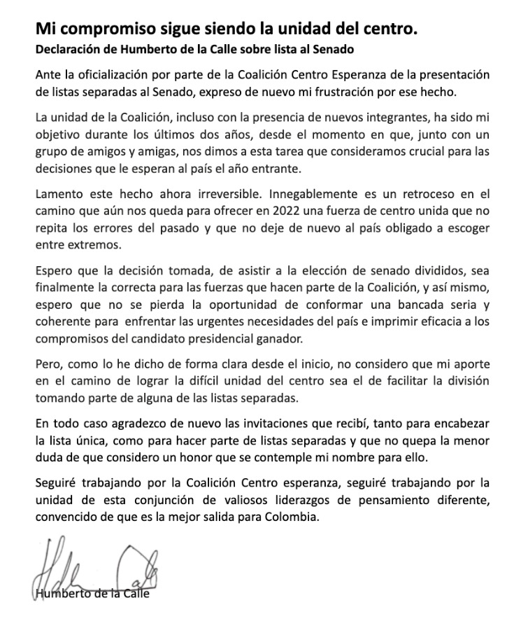  - Humberto De la Calle se baja del bus del Senado