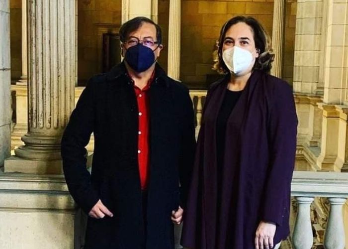 Con la alcaldesa de Barcelona arranca gira de Petro