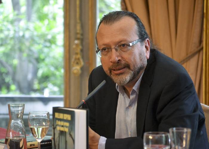 William Ospina y sus disparatadas columnas