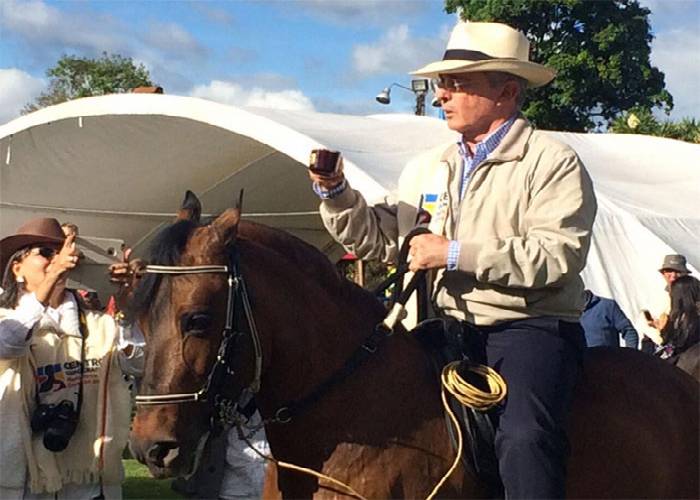 El gran recibimiento de Álvaro Uribe en la Comuna 13 de Medellín