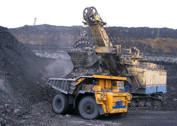 ¿Cambiar el modelo económico? Empecemos por superar el extractivismo