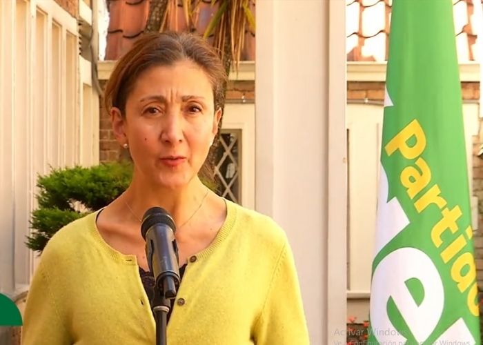 Ingrid Betancourt insiste en su candidatura, pero se va sola