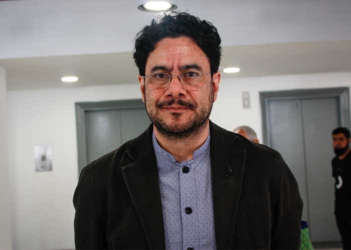 Iván Cepeda listo para enfrentar el cáncer en un nuevo round