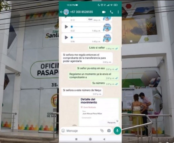  - ¿Hay un cartel de pasaportes en Santander?
