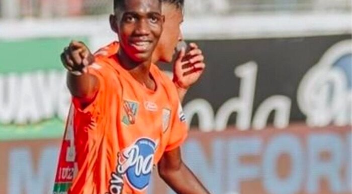  - Agrandado: su técnico le baja los humos a Yaser Asprilla