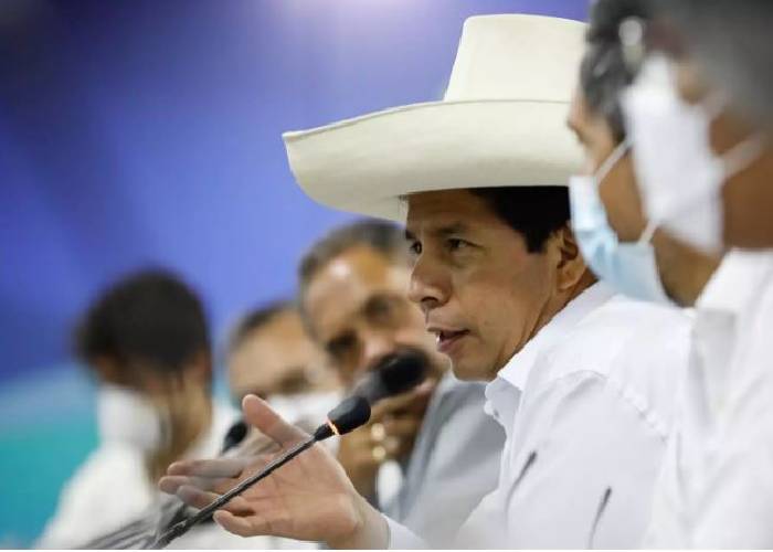 El primer ministro de Perú dimite tras cuatro días en el cargo