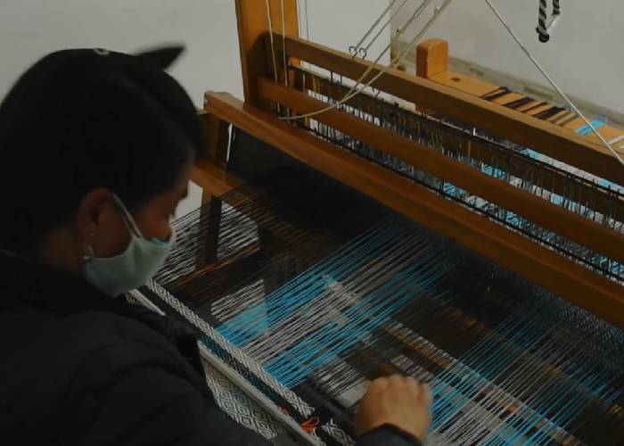 Las madres tejedoras que hacen maravillas con su emprendimiento