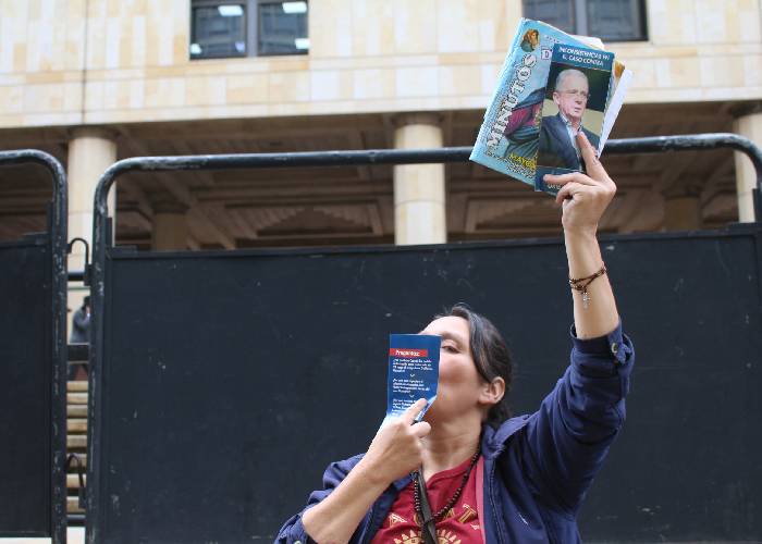 Una de tres: o se hacen los de la vista gorda, o son idiotas, o son perversos. ¿O serán las tres?