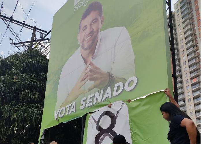 Rechazo a la destrucción de vallas y publicidad de León Fredy Muñoz