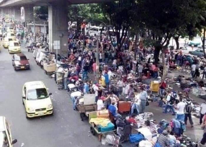 ¿Bacrim e institucionalidad desplazaron a comerciantes de bazares de los puentes en Medellín?