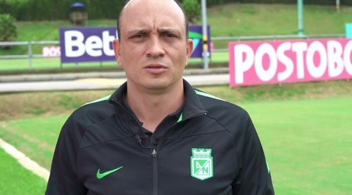  - "Un técnico sin ideas" Hinchas ya están cansados de Restrepo y piden a los Ardila Lulle que lo despidan