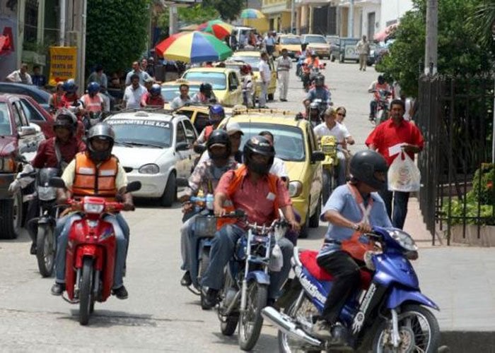 El mototaxismo, el tremendo Goliat de Cartagena