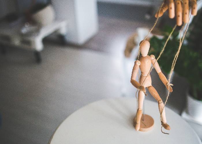 Sobre la manipulación