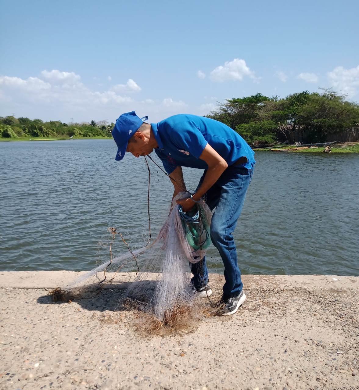  - La dura faena de un humilde pescador artesanal que aspira al Senado para rescatar a su gremio