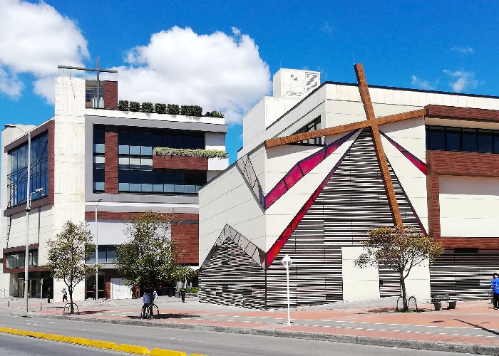 El barrio de Bogotá que convirtió a Dios en un negocio 