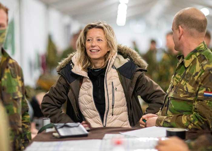  - Ocho mujeres, las mindefensas que se le plantan duro a Putin en la OTAN