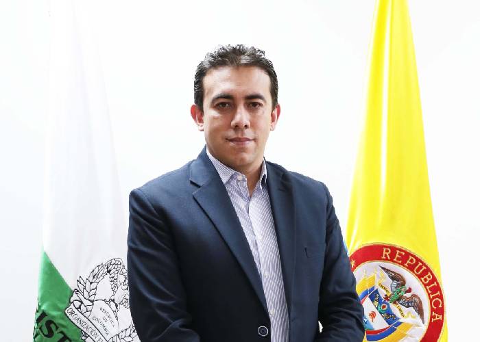 El fiasco del registrador Alexánder Vega