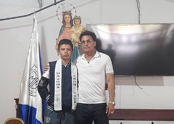 El populismo se cuela en un colegio de la Ceja, Antioquia (pero allí también se quema)