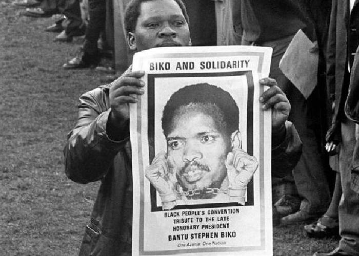Más allá de Mandela: 'Cry Freedom', 45 años sin Steven Biko (el gran activista sudafricano)