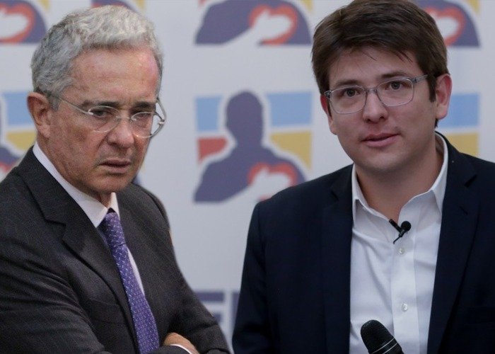 Uribe se volvió tóxico: medidas desesperadas y fallidas para limpiar su nombre