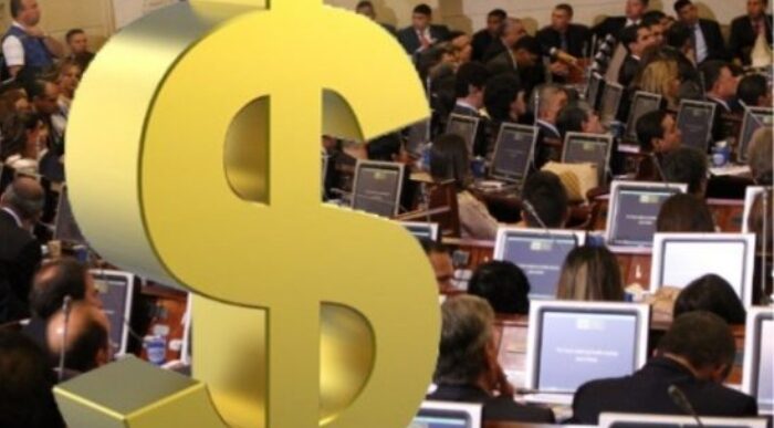  - El sueldazo los 279 congresistas por los que usted va a votar