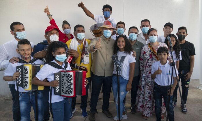  - La empoderada primera dama con su presupuesto de US  millones