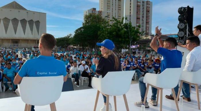  - Gobernadora del Atlántico presidió Asamblea con más de mil jóvenes en la Plaza de la Paz