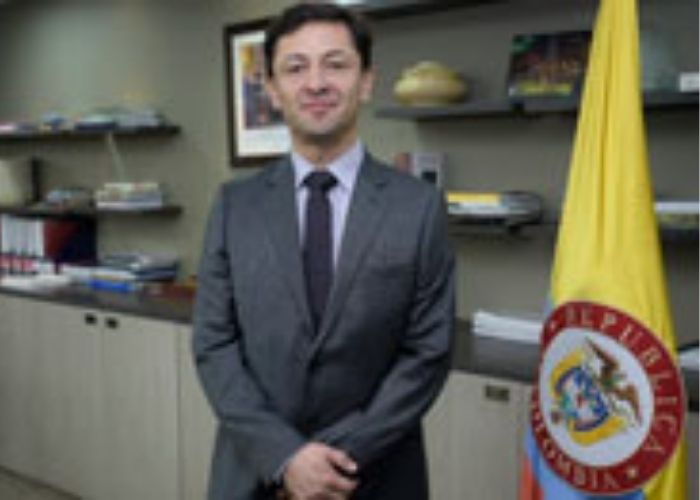 El economista que tiene en sus manos el TLC con Emiratos Árabes Unidos