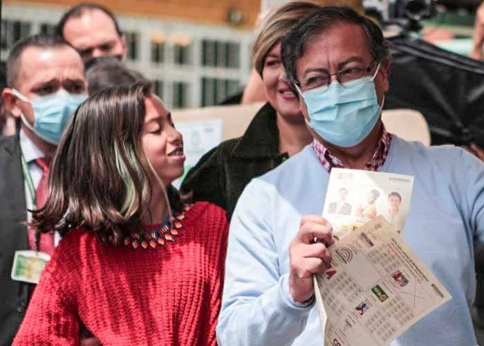 El infierno que es ser hija de Petro y estudiar en el Liceo Francés