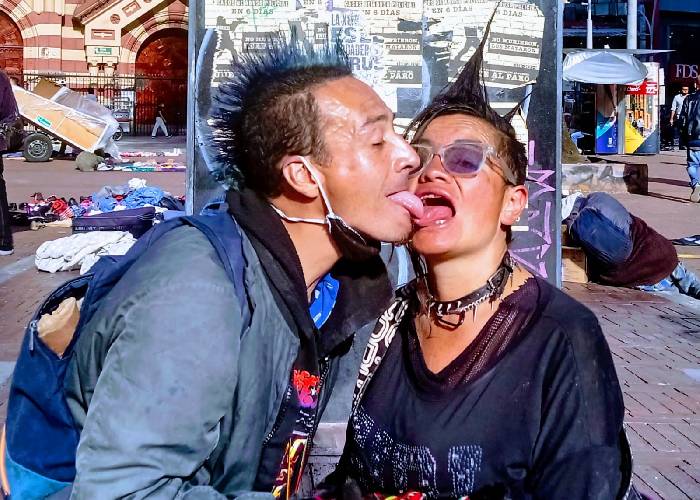 Chupalina punketa en la Plazoleta de las Nieves con ‘bareta’ y ‘Chamberlain’