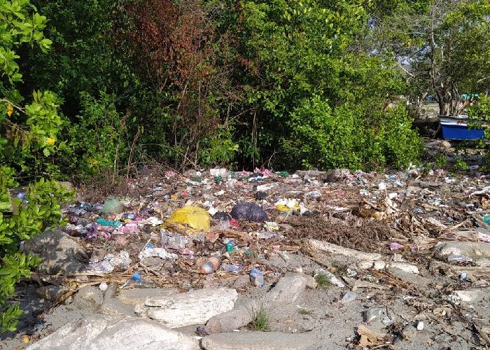 Las playas de Moñitos se han convertido en basurero a cielo abierto