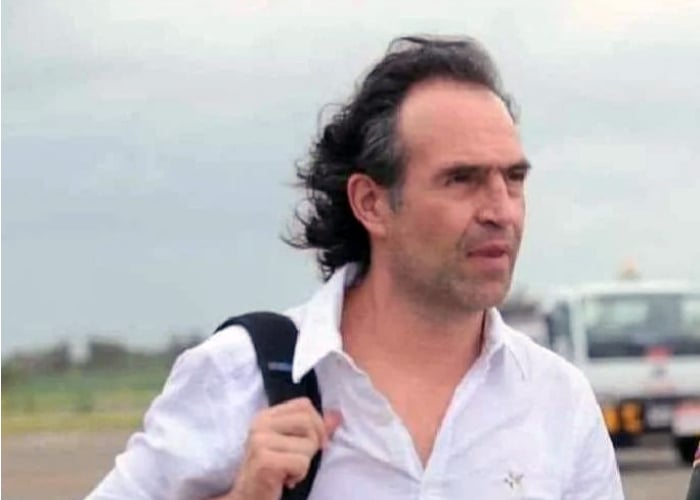 Tan lejos del júbilo, tan cerca de Fico