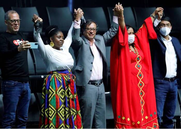 Mujeres, wayús y negras al frente de la política nacional: la cara de una Colombia en revolución