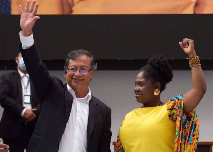 La campaña permanente contra Petro y Francia