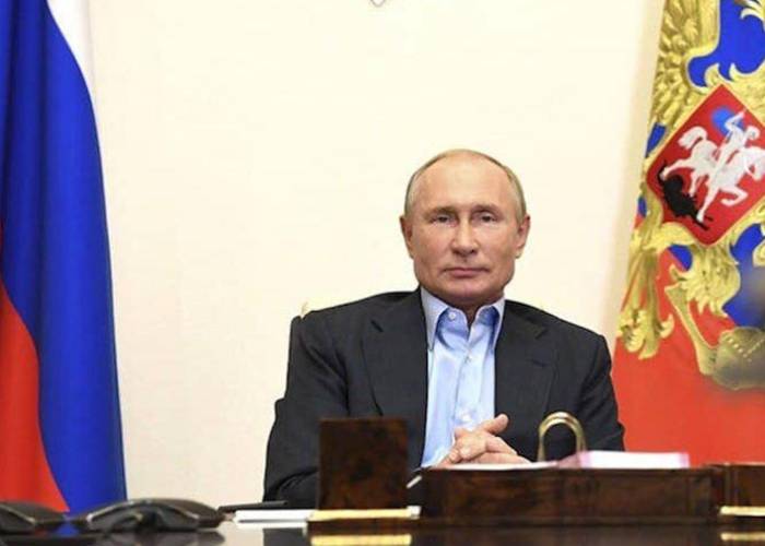 Putin confiado con sus militares en Ucrania