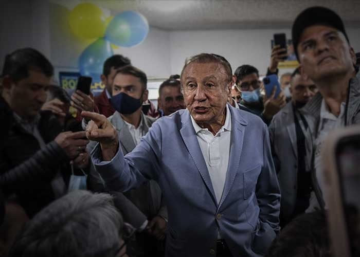 El aterrizaje de Rodolfo Hernández en Bogotá: enérgicos 77 años, con implante capilar