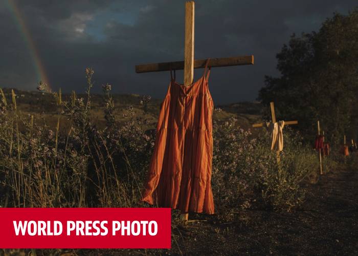 Entierro de niños indígenas en Canadá: la mejor foto del año