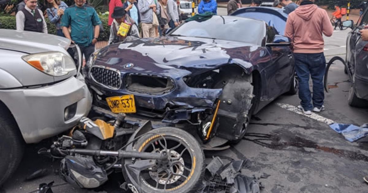 VIDEO: El momento en el que conductor de BMW atropella a dos ladrones