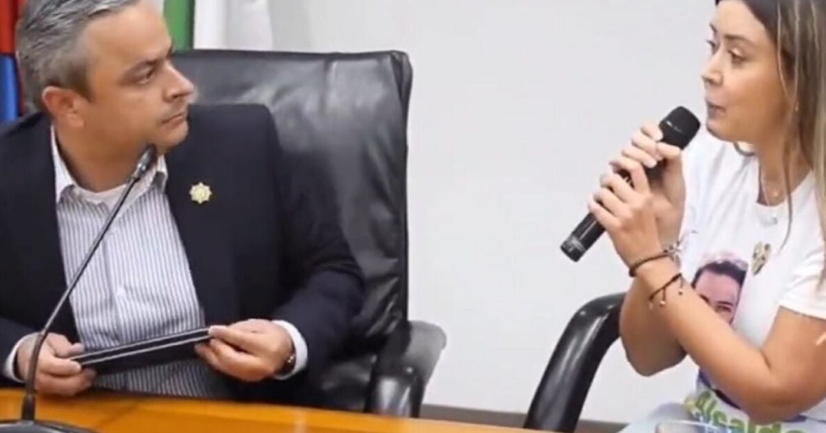 La altanería de la mano derecha de Daniel Quintero con el alcalde encargado de Medellín