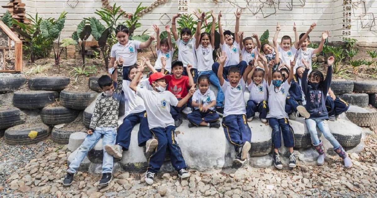 Construyen en San Jerónimo, Antioquia, la primera escuela sustentable de Colombia