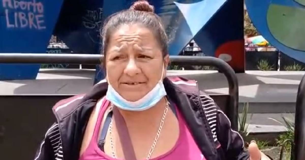 VIDEO: Claudia, la Pitufa de TransMilenio, se mamó del uribismo y ahora está con Petro