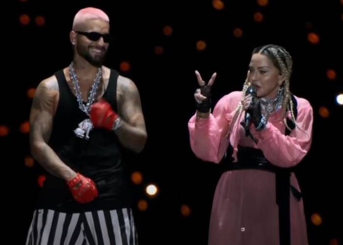 Con trenzas y bailando con Maluma: así estrenó Madonna su cambio extremo